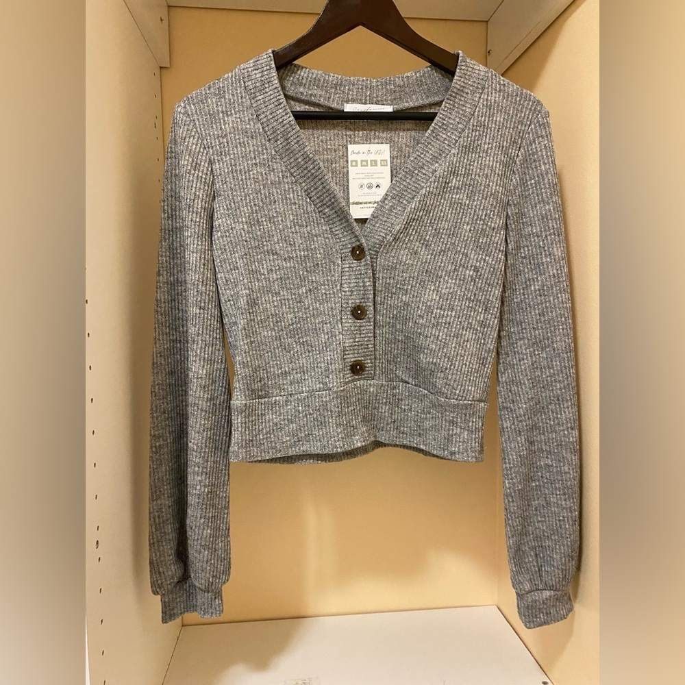 NWT Boutique Cropped Sweater with button detail